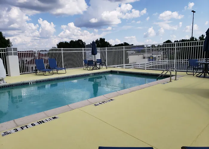 Days Inn & Suites By Wyndham Union City