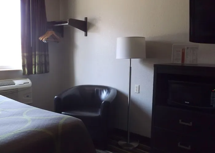 Super 8 By Wyndham Brookings