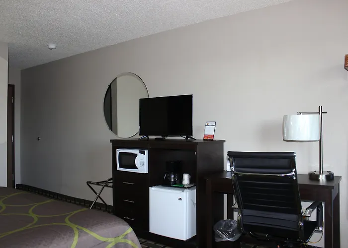 Super 8 Grand Rapids City Center