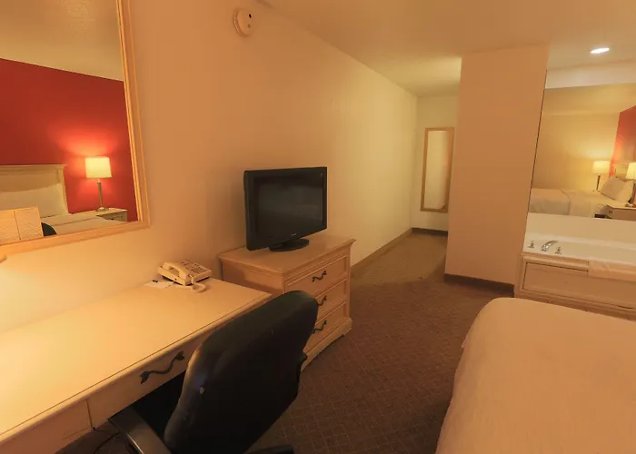 Days Inn By Wyndham Calumet Park