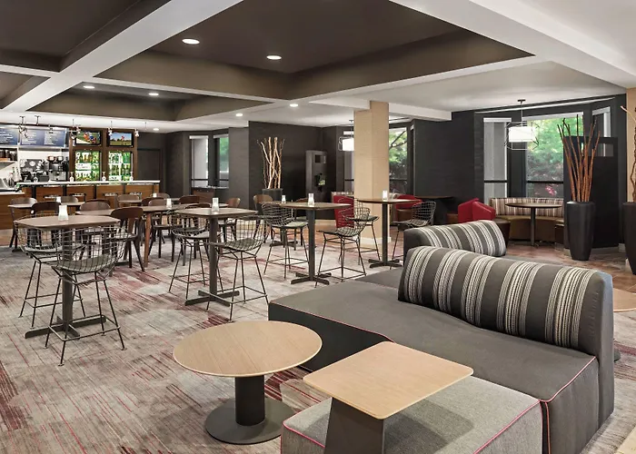 Courtyard By Marriott Dayton North