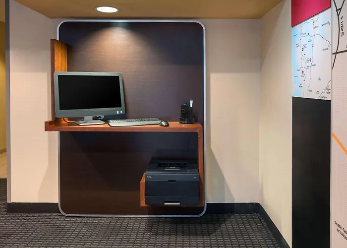 Sonesta Simply Suites Seattle Renton