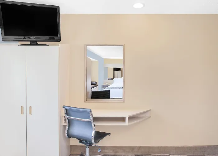 Microtel Inn And Suites Clear Lake