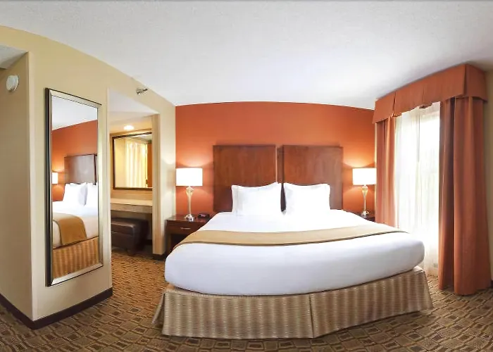 Comfort Suites Near Birkdale Village- Huntersville