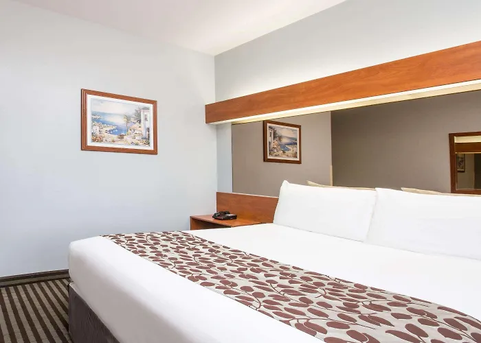 Microtel Inn & Suites By Wyndham Garland/Dallas
