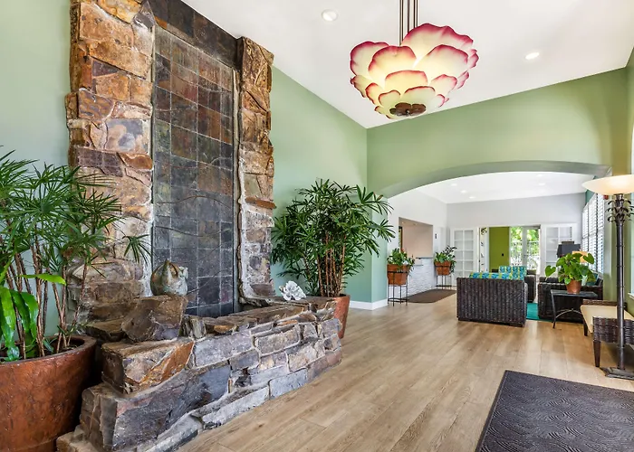 Best Western Plus Capitola By-The-Sea Inn & Suites