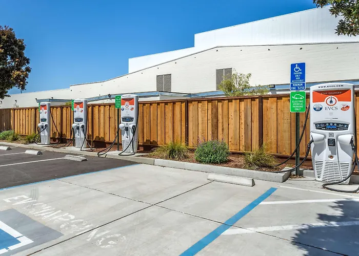 Best Western Plus Capitola By-The-Sea Inn & Suites