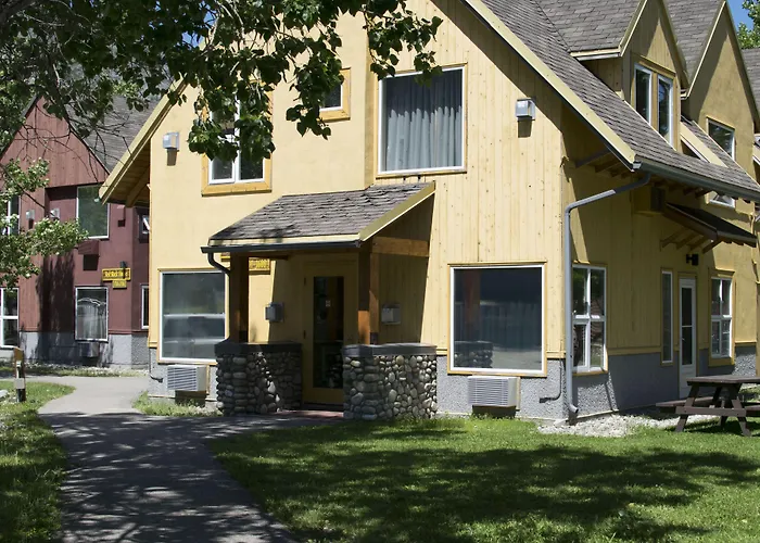 Waterton Lakes Lodge Resort