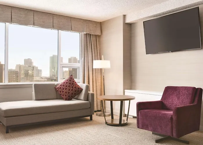 Coast Edmonton Plaza Hotel By Apa