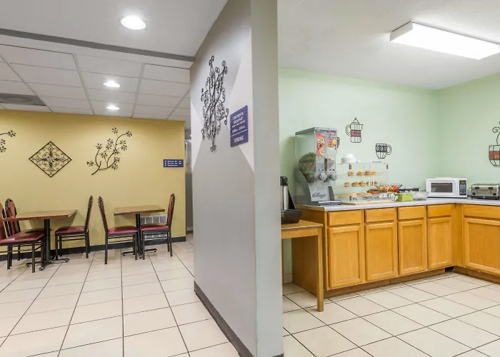 Microtel Inn & Suites By Wyndham Riverside