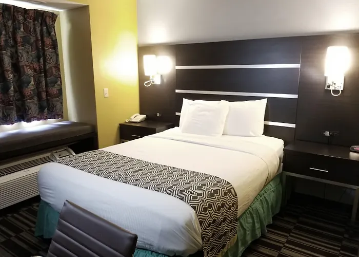 Microtel Inn & Suites By Wyndham Riverside