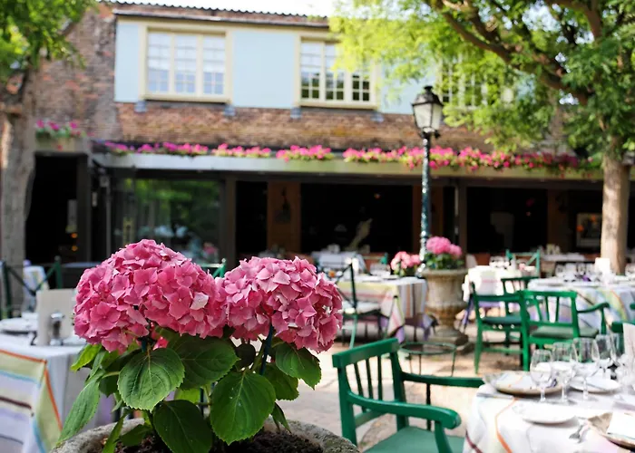 Cazaudehore, maison forestière de charme, restaurant gastronomique, terrasse ombragée et jardin