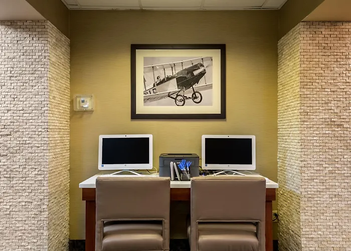 Comfort Inn & Suites Dayton Northwest - Englewood