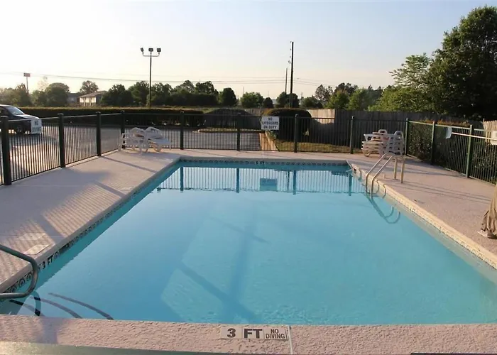 Baymont By Wyndham Commerce Ga Near Tanger Outlets Mall