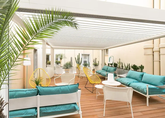 The Deck Hotel By Happyculture