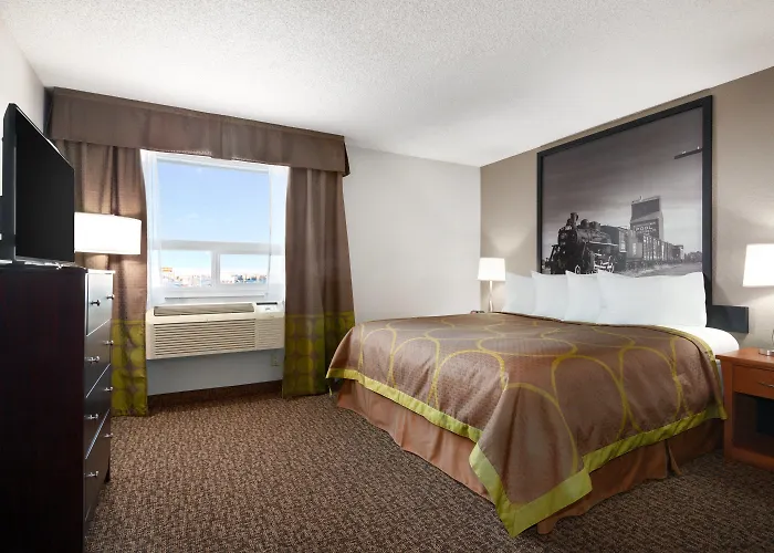 Super 8 By Wyndham Regina