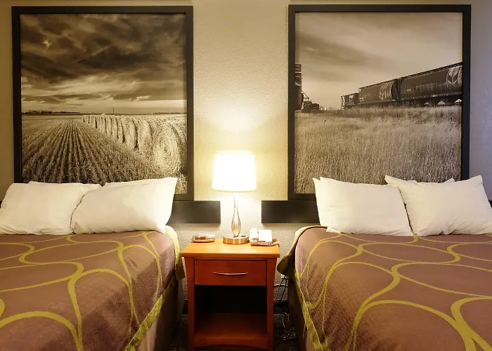 Super 8 By Wyndham Regina