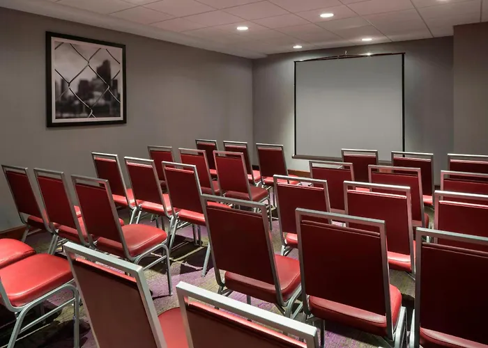 Four Points By Sheraton Boston Logan Airport Revere
