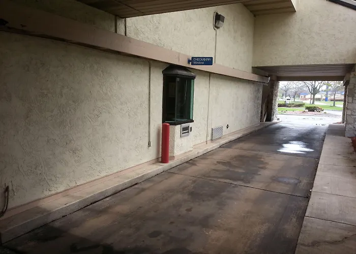 Americas Best Value Inn & Suites Monroe