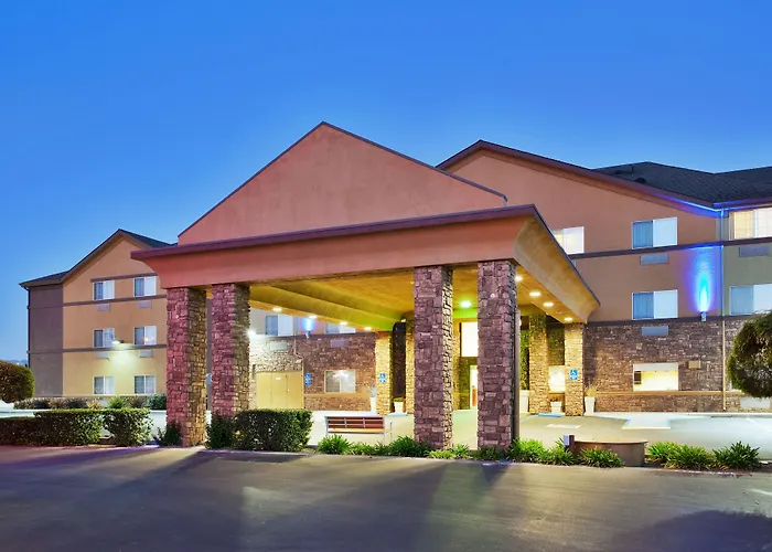 Holiday Inn Express & Suites Watsonville By Ihg
