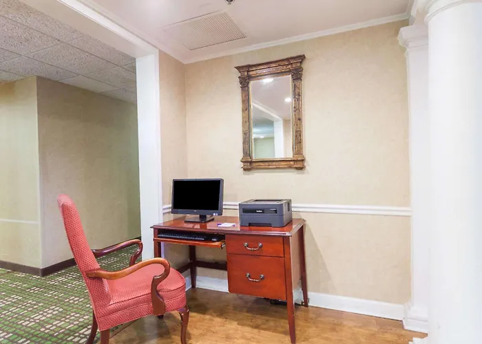 Baymont By Wyndham Columbia Maury