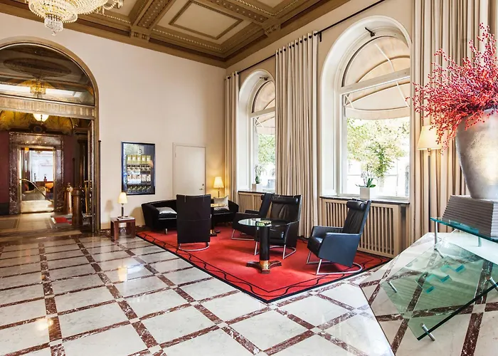 Elite Plaza Hotel