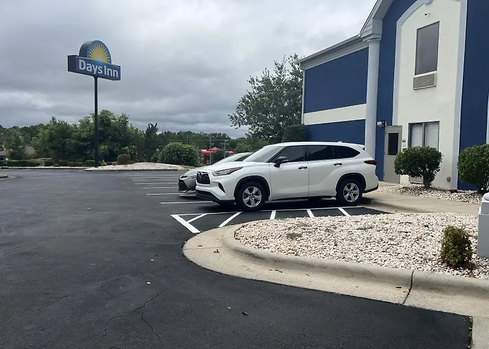 Days Inn By Wyndham Louisburg