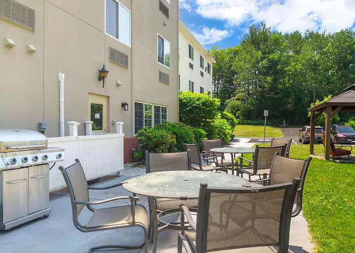 Best Western Plus Berkshire Hills Inn & Suites