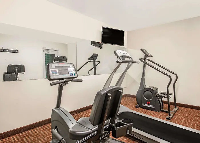 Longhorn Inn & Suites