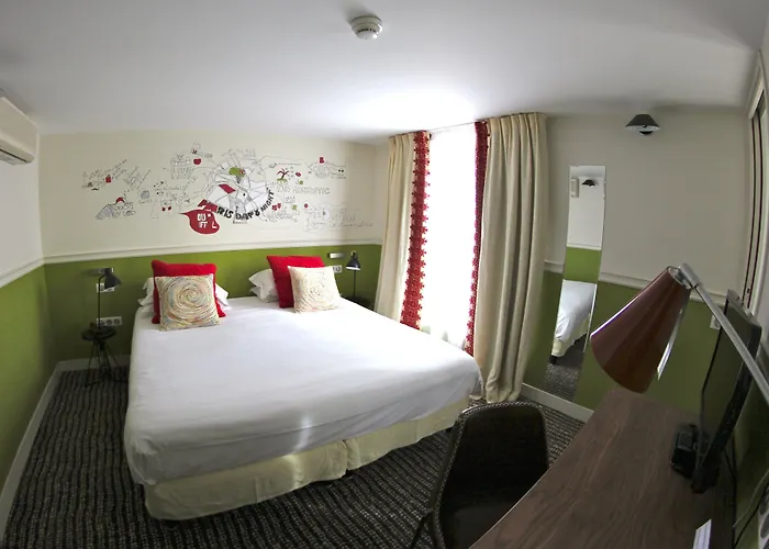 Hotel Des 3 Poussins Parijs