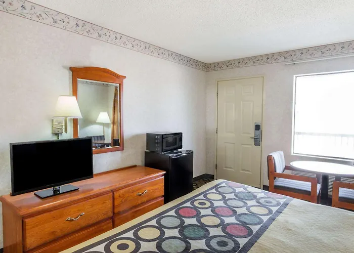 Super 8 By Wyndham Ashburn
