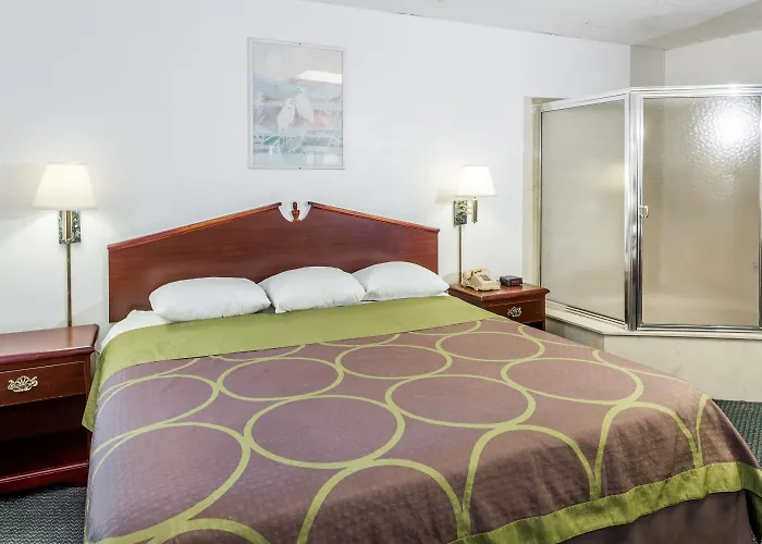 Super 8 By Wyndham Pompano Beach