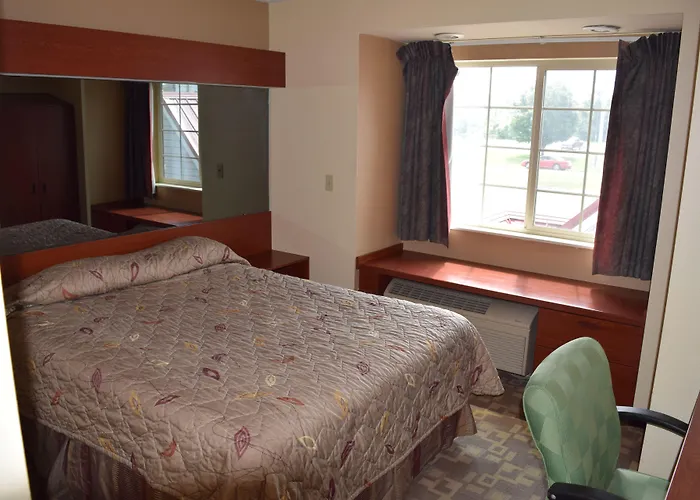 Knights Inn & Suites St. Clairsville