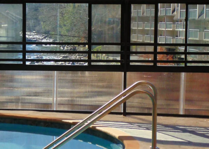 Baymont By Wyndham Gatlinburg On The River