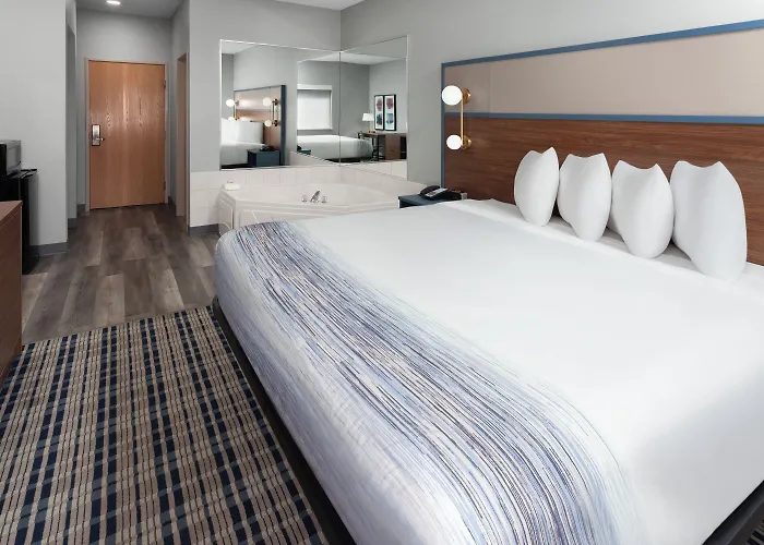 Americinn By Wyndham Eagle River Downtown
