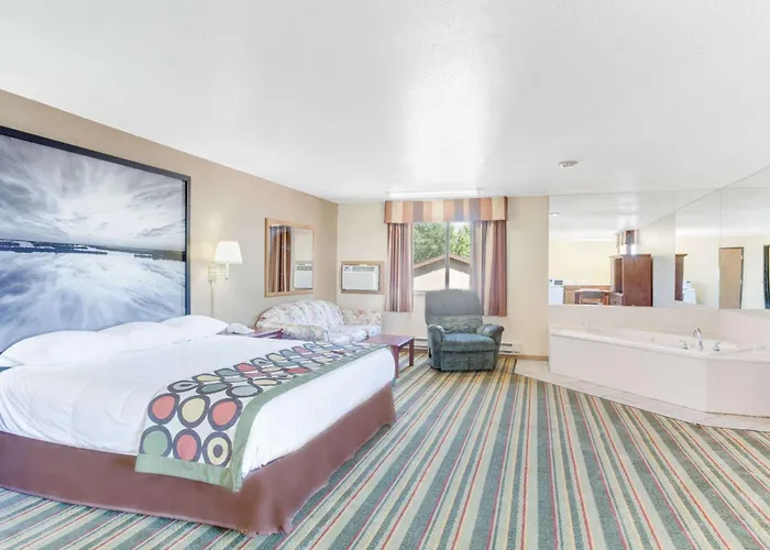 Super 8 By Wyndham Mitchell Motel