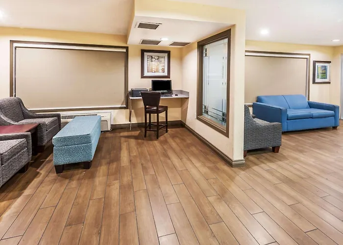 Hotel Super 8 By Wyndham Calgary/Airport