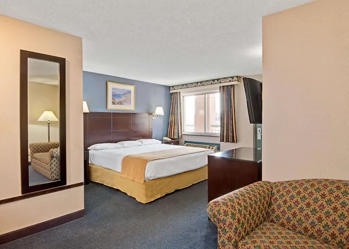 Super 8 By Wyndham Milford/New Haven