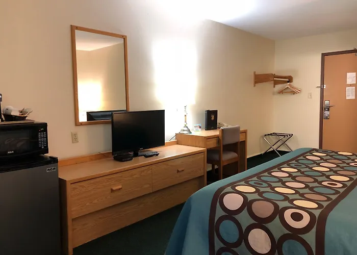Super 8 By Wyndham Moose Jaw Sk