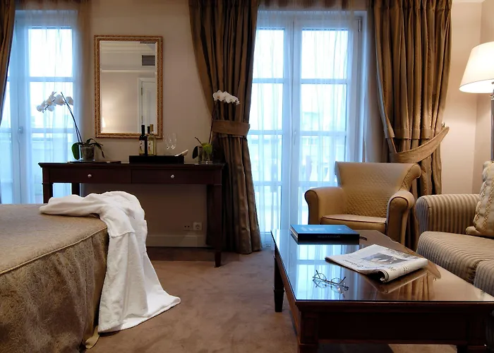 Hera Hotel