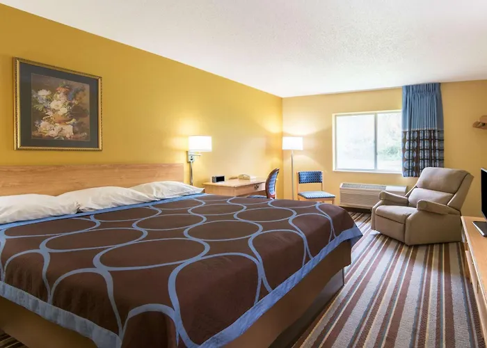 Super 8 By Wyndham Medina