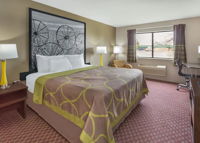 Super 8 By Wyndham Hebron Lowell Area
