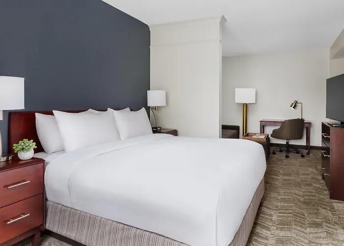 Springhill Suites By Marriott Manchester-Boston Regional Airport