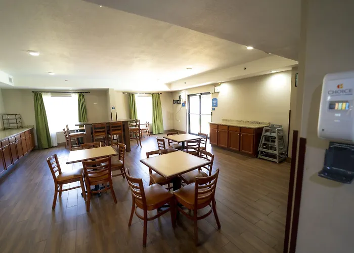 Quality Inn & Suites Monroeville