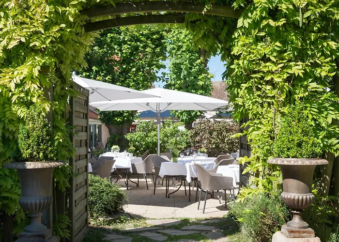 Hotel Aux Vieux Remparts