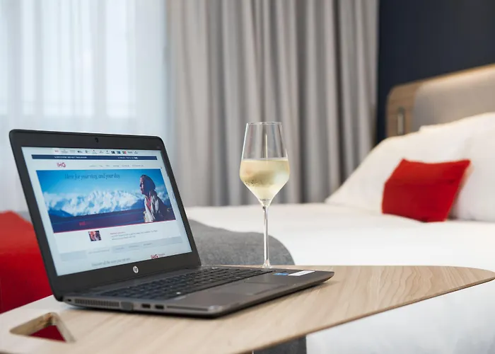 Holiday Inn Express London Luton Airport By Ihg