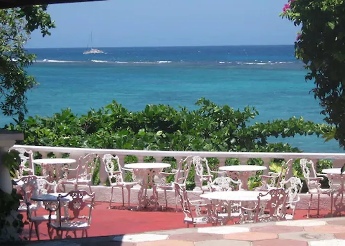 Silver Seas Hotel