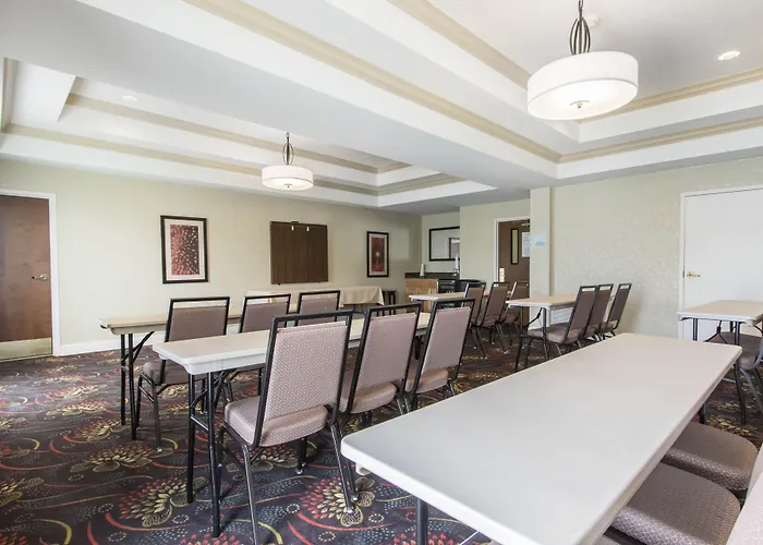 Holiday Inn Express & Suites Cullman