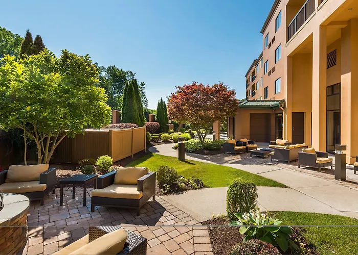 Courtyard By Marriott Danbury