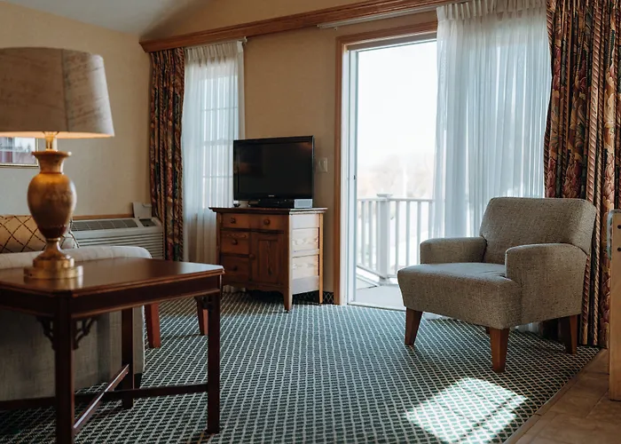 Skaneateles Suites